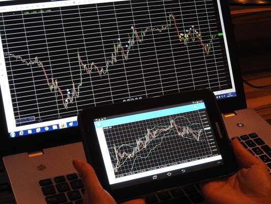 4-things-to-keep-in-mind-when-choosing-a-forex-and-cfd-trading-broker-629a4b6558de3.jpg