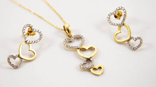 a-guide-to-metals-used-in-jewelry-making-63e31e70ce40b.jpg