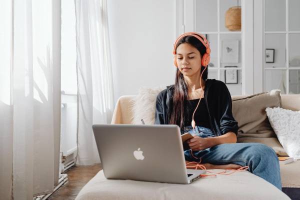 why-your-teen-will-love-online-driving-school-63ac978179a04.jpg